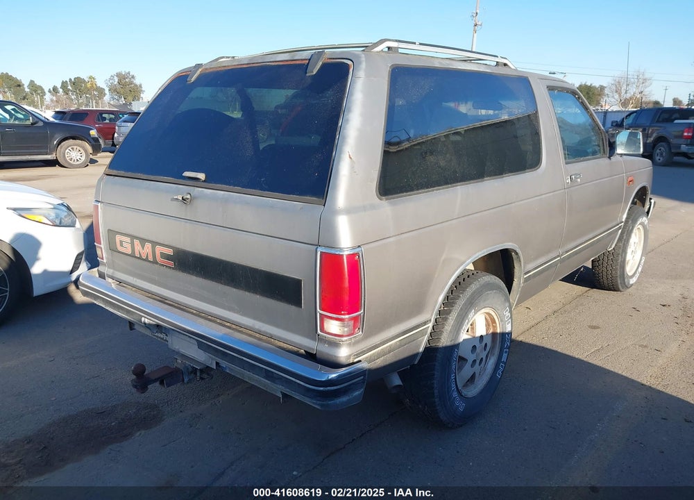 1989 GMC S15 JIMMY VIN: 1GKCT18Z0K0517111