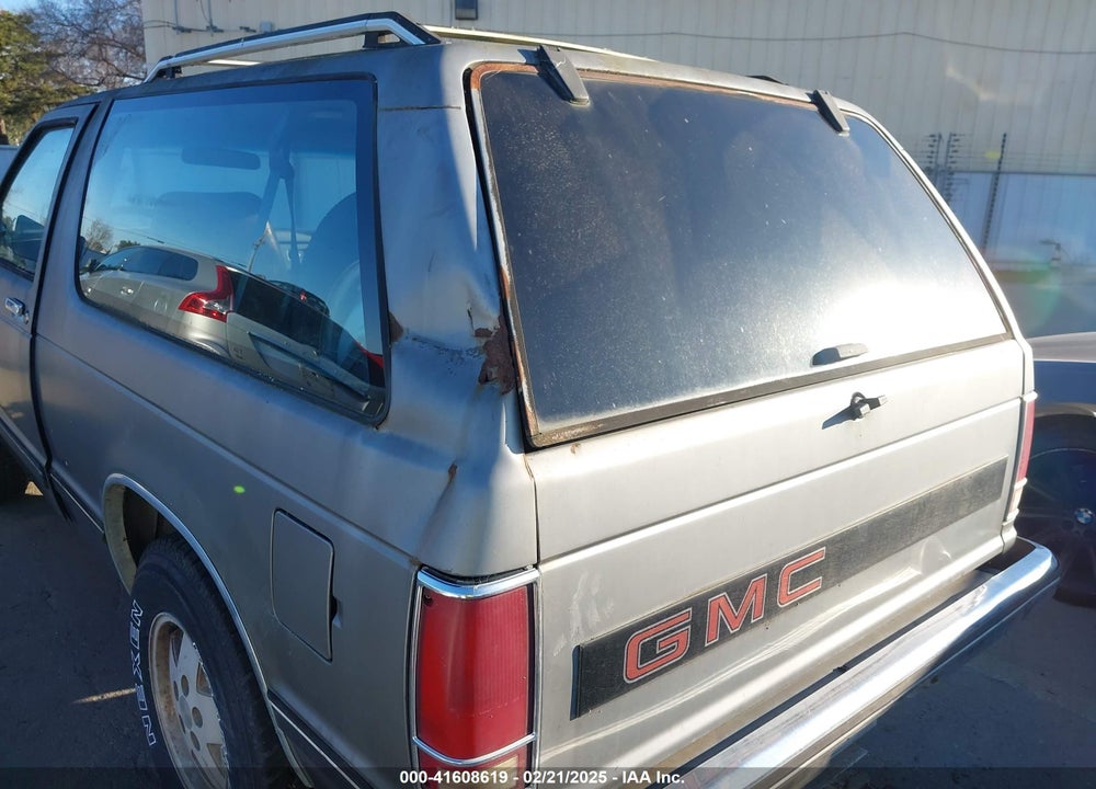 1989 GMC S15 JIMMY VIN: 1GKCT18Z0K0517111