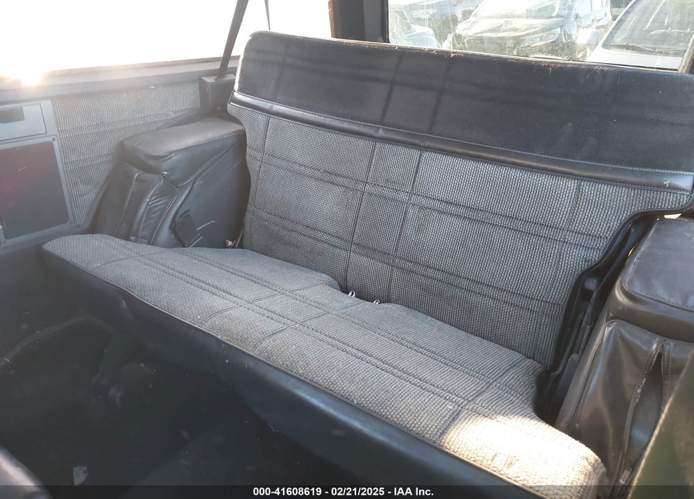 1989 GMC S15 JIMMY VIN: 1GKCT18Z0K0517111