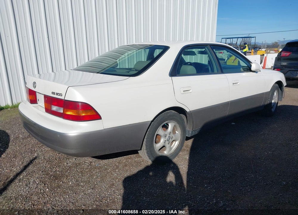 1998 LEXUS ES 300 VIN: JT8BF28GXW0135594