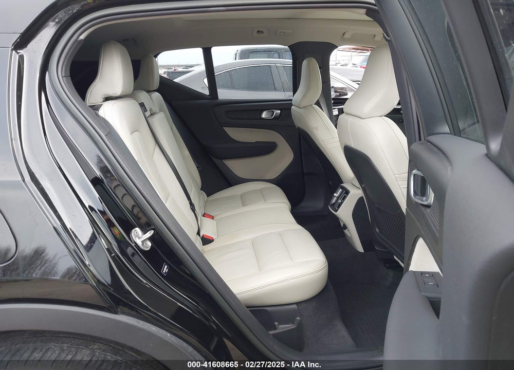 2023 VOLVO XC40 VIN: YV4L12UN9P2949683