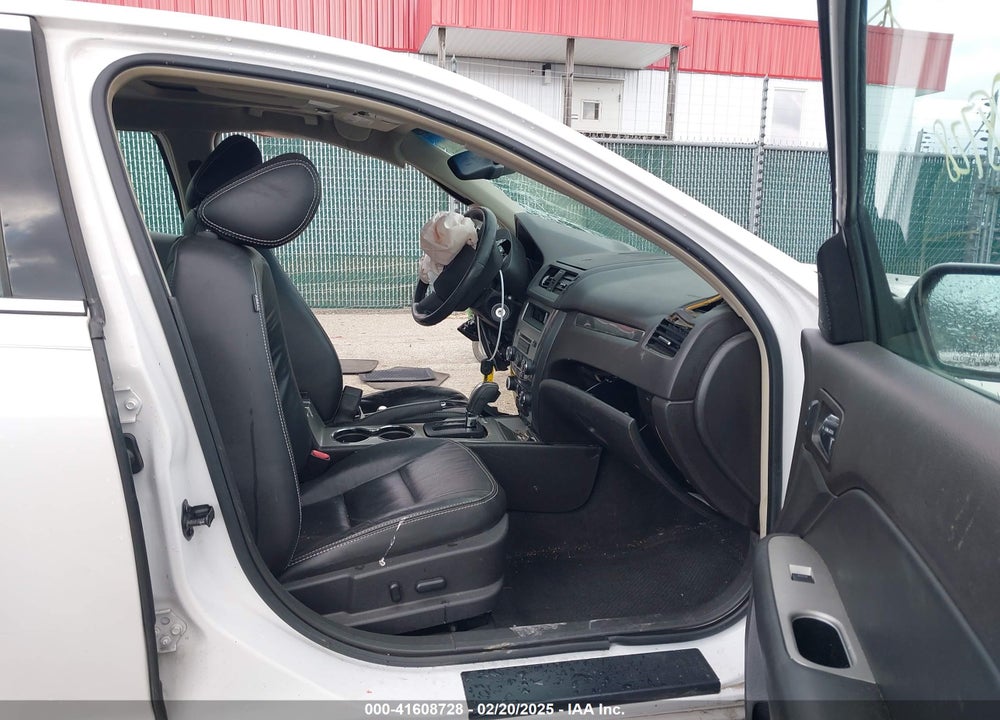 2011 FORD FUSION VIN: 3FAHP0JA6BR182270