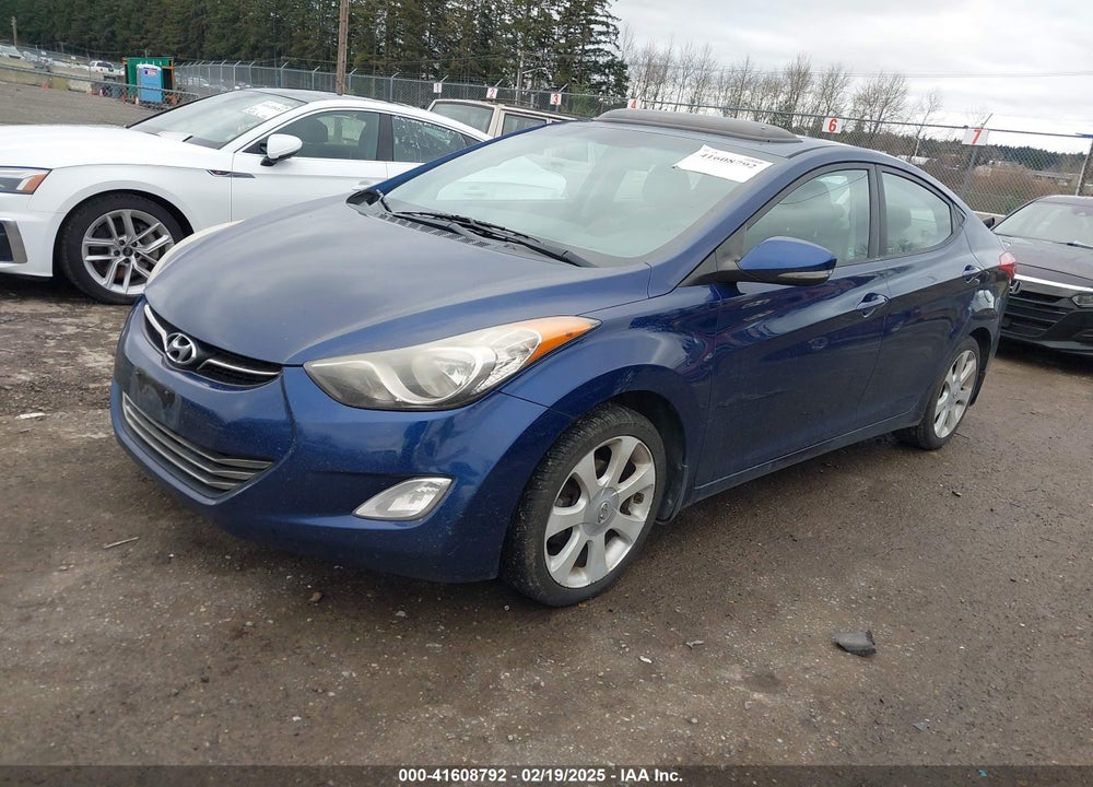 2013 HYUNDAI ELANTRA VIN: KMHDH4AE8DU692532