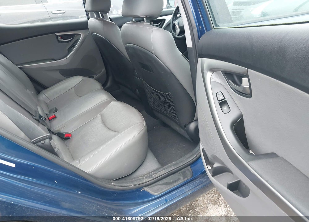 2013 HYUNDAI ELANTRA VIN: KMHDH4AE8DU692532
