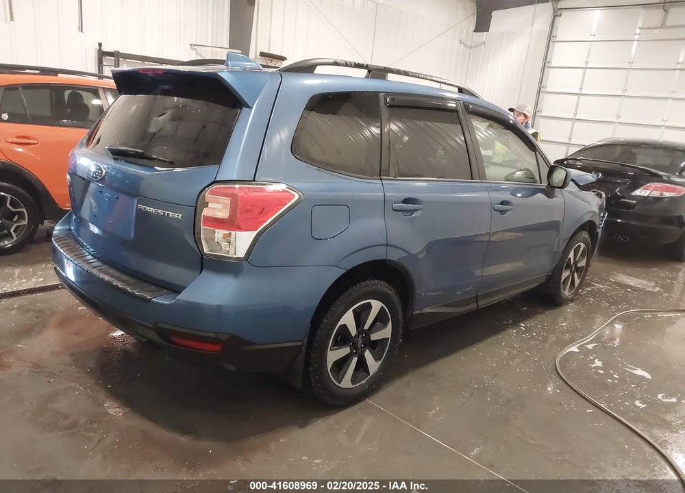 2018 SUBARU FORESTER VIN: JF2SJAEC9JH614628