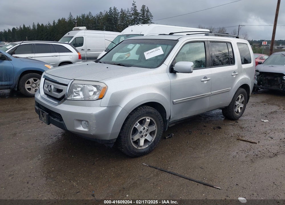 2011 HONDA PILOT TOURING VIN: 5FNYF4H9XBB052820