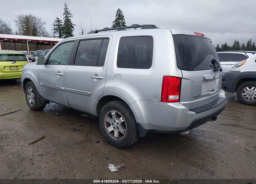 2011 HONDA PILOT TOURING VIN: 5FNYF4H9XBB052820