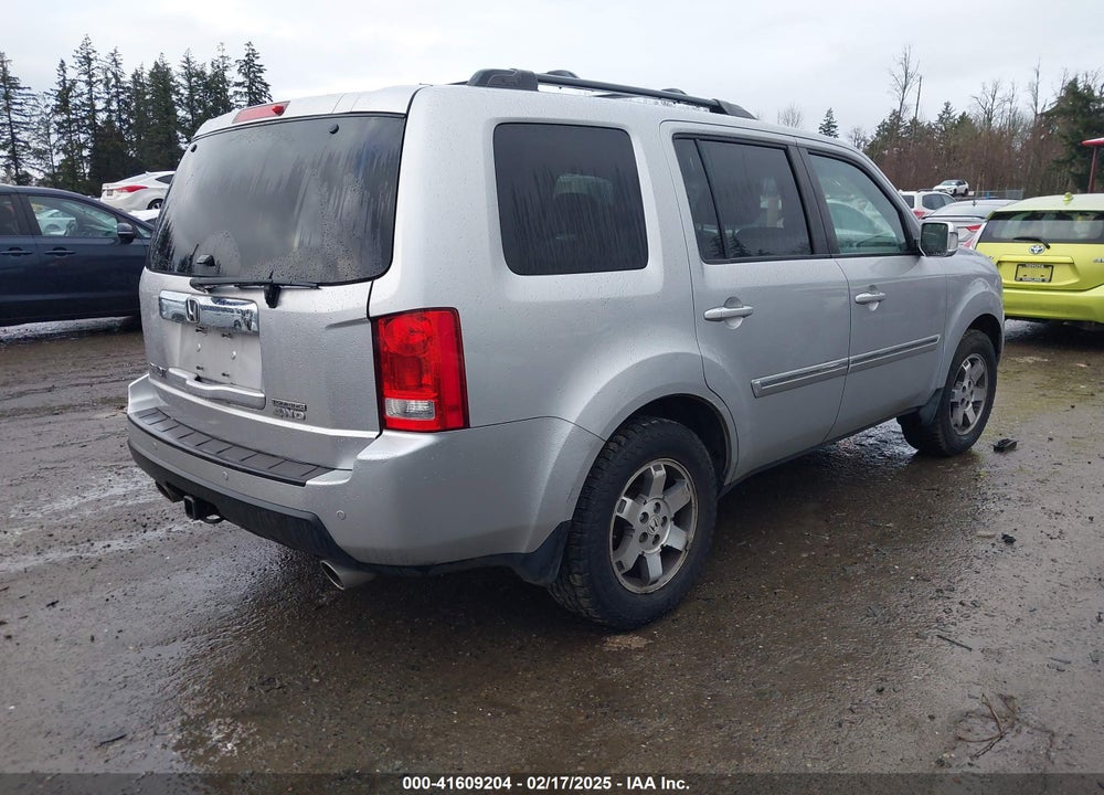 2011 HONDA PILOT TOURING VIN: 5FNYF4H9XBB052820