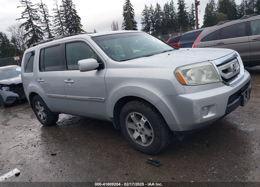 2011 HONDA PILOT TOURING VIN: 5FNYF4H9XBB052820