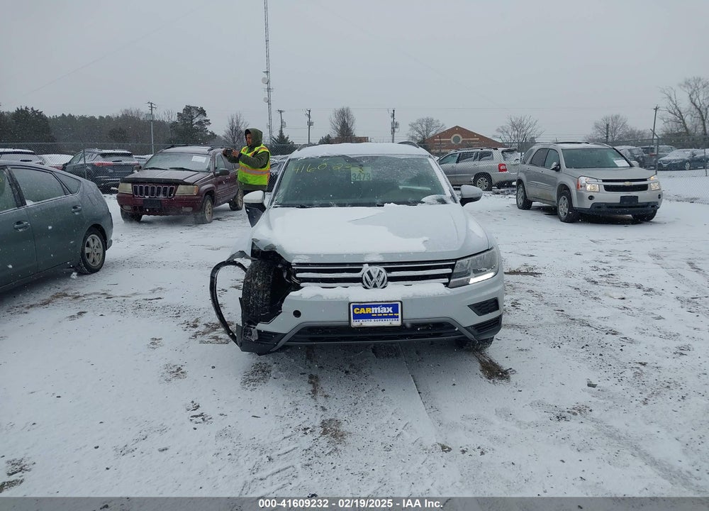 2018 VOLKSWAGEN TIGUAN 2.0T S VIN: 3VV0B7AX6JM087532