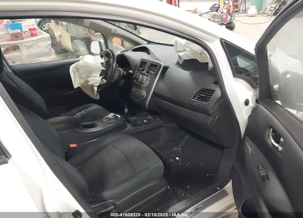 2015 NISSAN LEAF VIN: 1N4AZ0CP5FC316297