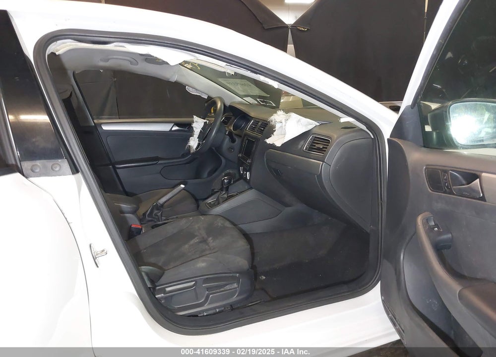 2016 VOLKSWAGEN JETTA VIN: 3VWD67AJ7GM417524
