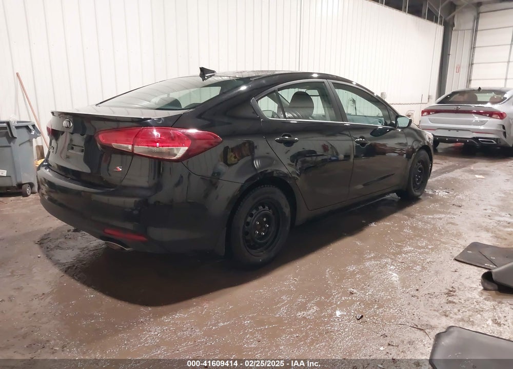 2017 KIA FORTE VIN: 3KPFL4A77HE091372