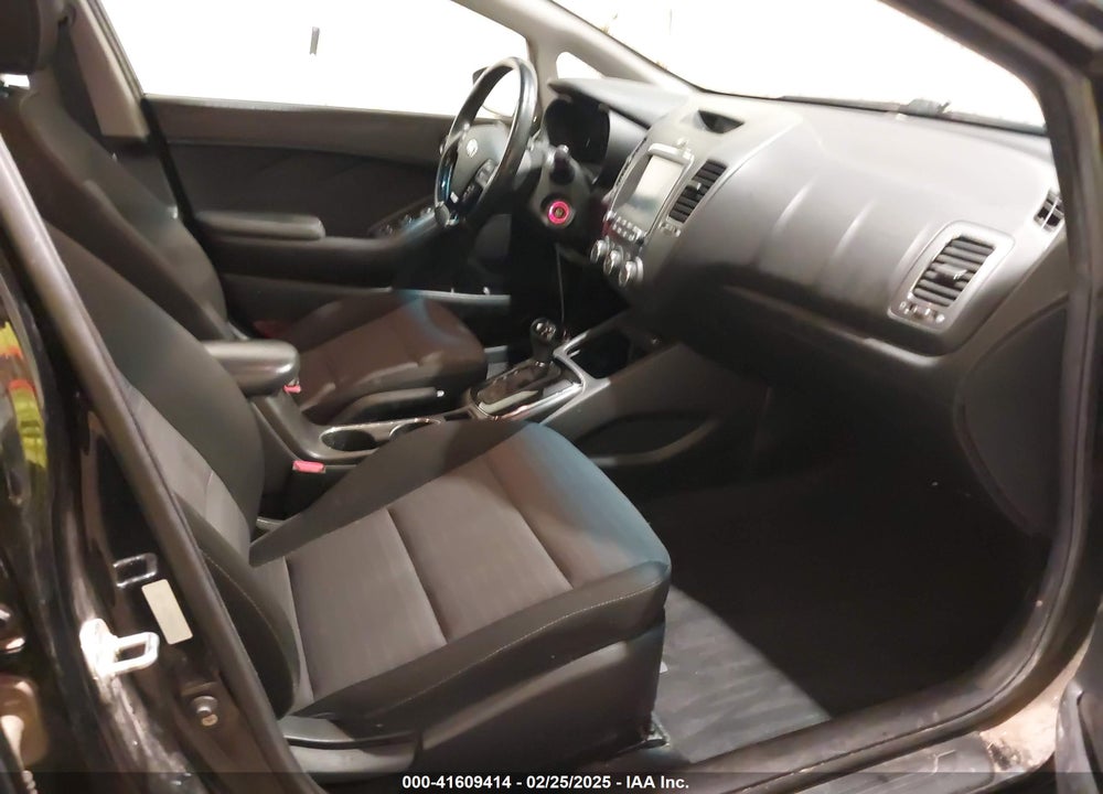 2017 KIA FORTE VIN: 3KPFL4A77HE091372