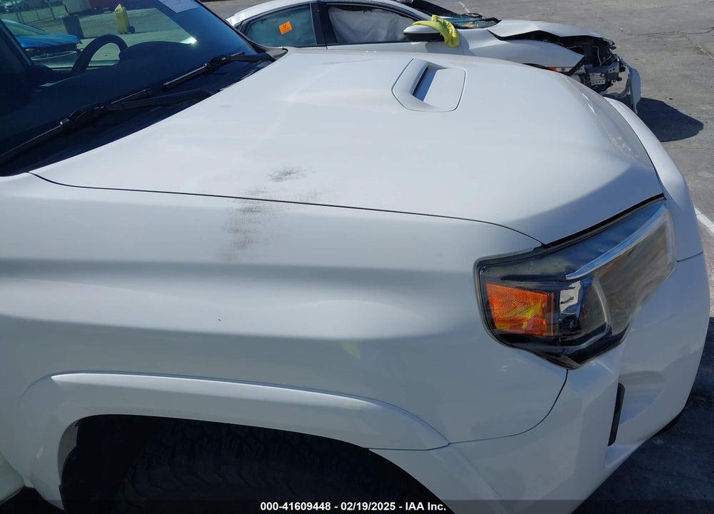 2018 TOYOTA 4RUNNER VIN: JTEBU5JRXJ5484802