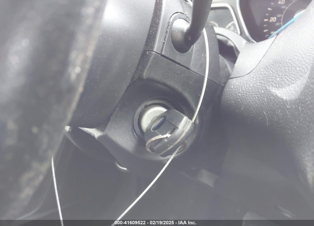 2015 FORD FOCUS VIN: 1FADP3F24FL268232
