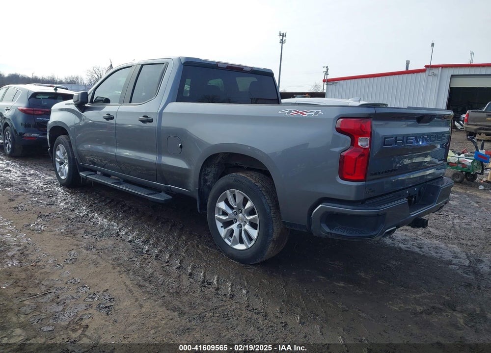 2021 CHEVROLET SILVERADO 1500 4WD DOUBLE CAB STANDARD BED CUSTOM VIN: 1GCRYBEF8MZ113267