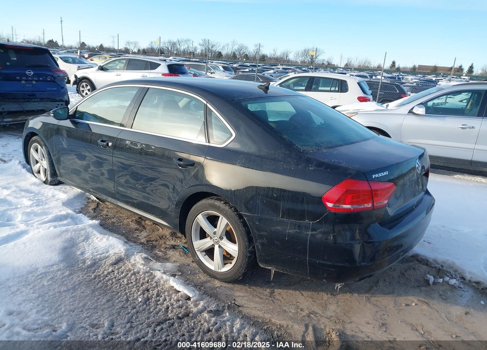 2012 VOLKSWAGEN PASSAT 2.5L SE VIN: 1VWBH7A30CC061884