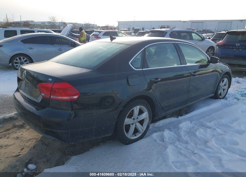 2012 VOLKSWAGEN PASSAT 2.5L SE VIN: 1VWBH7A30CC061884