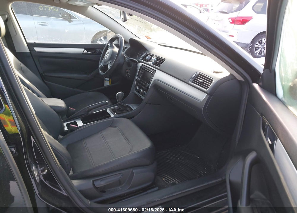 2012 VOLKSWAGEN PASSAT 2.5L SE VIN: 1VWBH7A30CC061884
