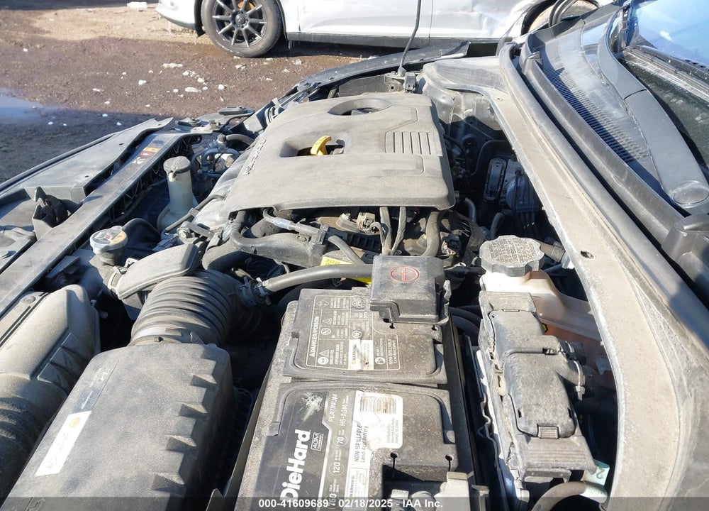 2017 HYUNDAI ELANTRA VIN: KMHD84LFXHU247060