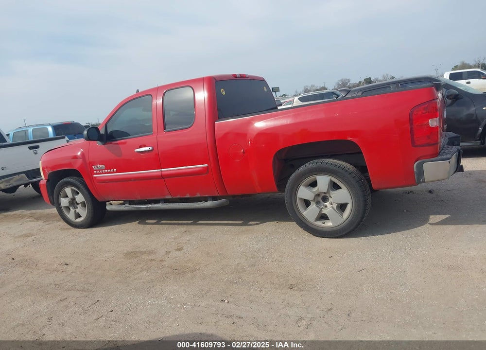 2011 CHEVROLET SILVERADO 1500 VIN: 1GCRCSE05BZ320951