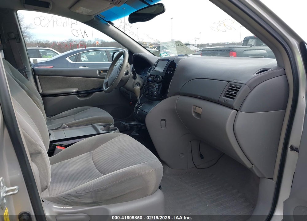 2004 TOYOTA SIENNA VIN: 5TDBA23C04S018430