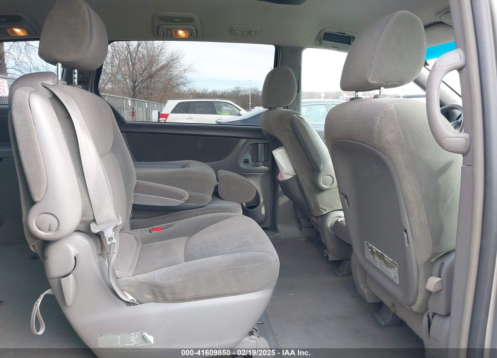 2004 TOYOTA SIENNA VIN: 5TDBA23C04S018430