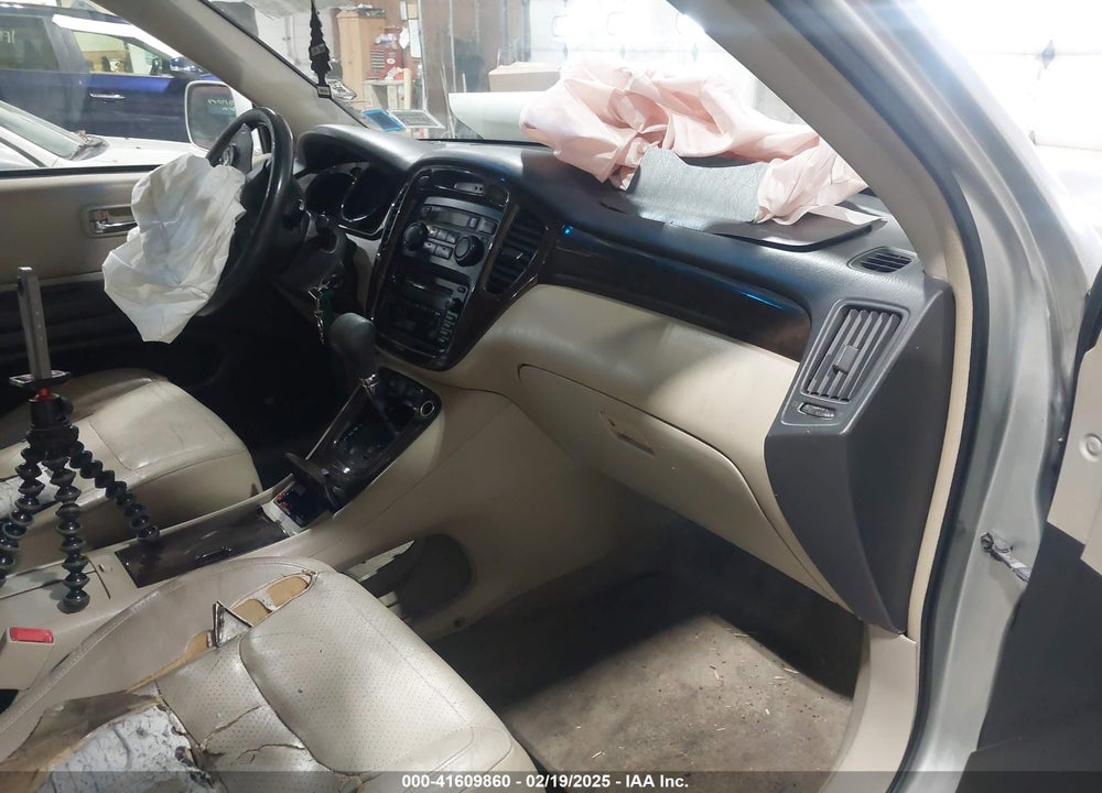 2002 TOYOTA HIGHLANDER LIMITED V6 VIN: JTEHF21A320069025