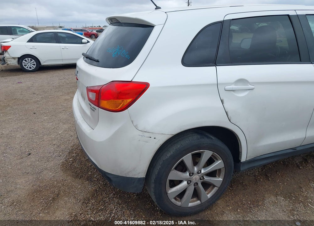 2014 MITSUBISHI OUTLANDER SPORT ES VIN: 4A4AP3AU1EE015211