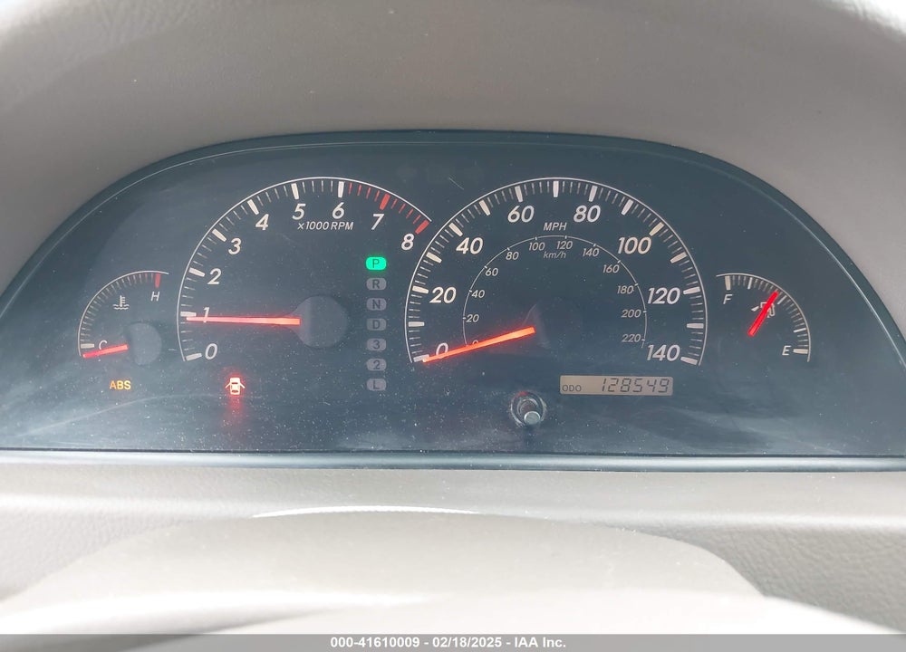 2005 TOYOTA CAMRY VIN: 4T1BE32K15U944136