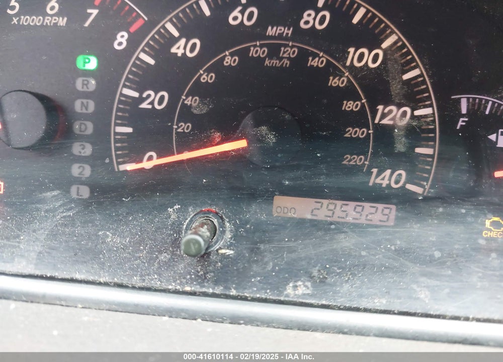2005 TOYOTA CAMRY LE VIN: 4T1BE32K45U046081