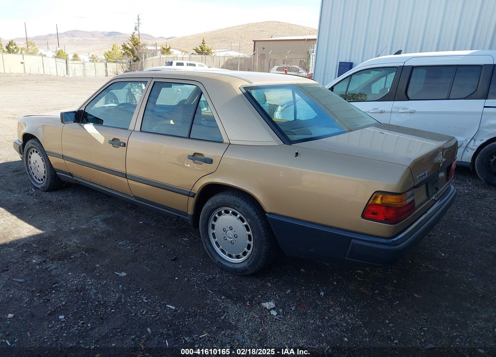 1986 MERCEDES-BENZ 300 E VIN: WDBEA30D5GA213584