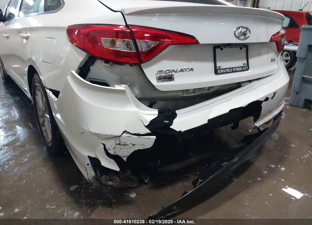 2015 HYUNDAI SONATA VIN: 5NPE24AAXFH181151