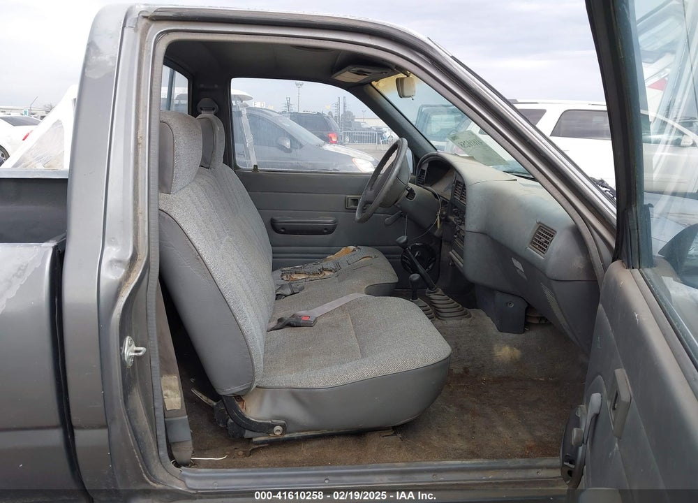 1989 TOYOTA PICKUP 1/2 TON SHT WHEELBASE DLX VIN: JT4RN01PXK0003687