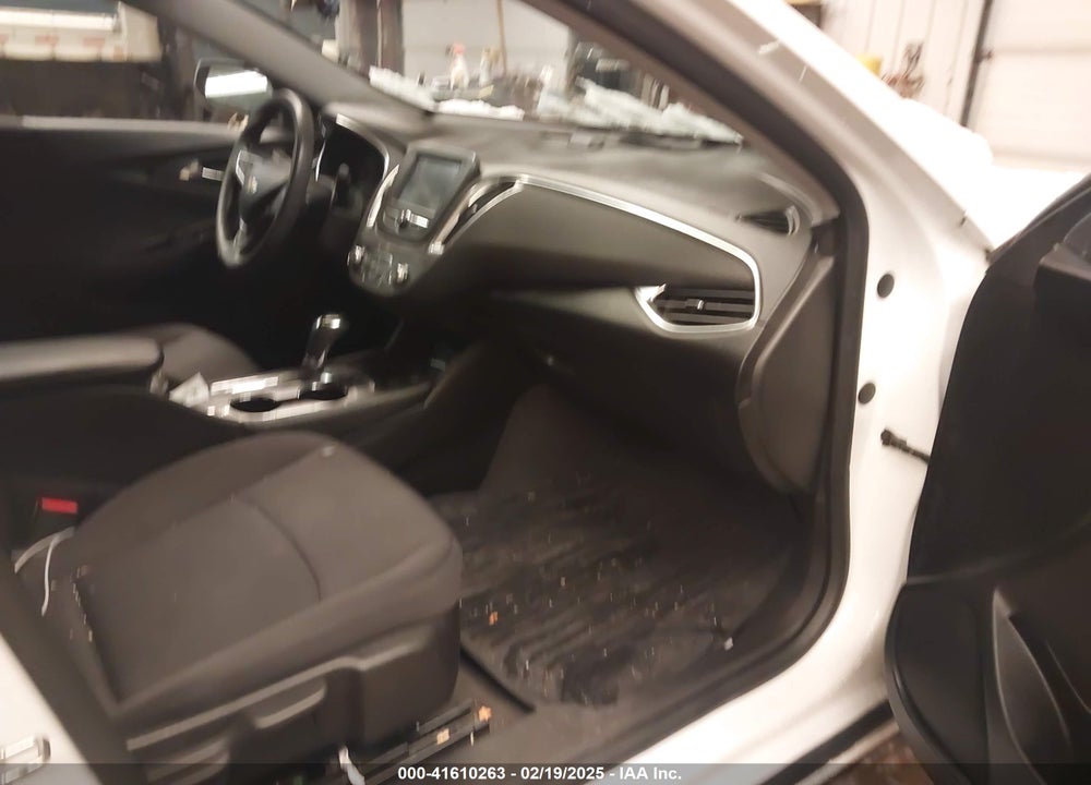 2018 CHEVROLET MALIBU VIN: 1G1ZD5ST8JF279432