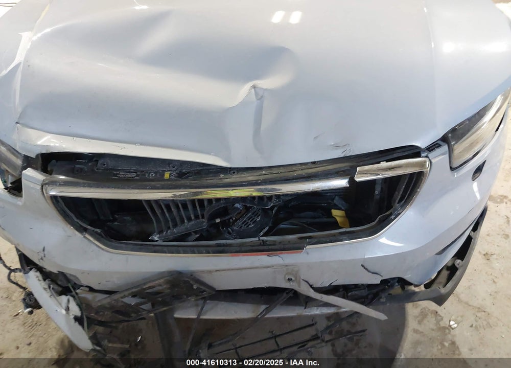 2022 VOLVO XC40 T5 MOMENTUM VIN: YV4162UK7N2759893
