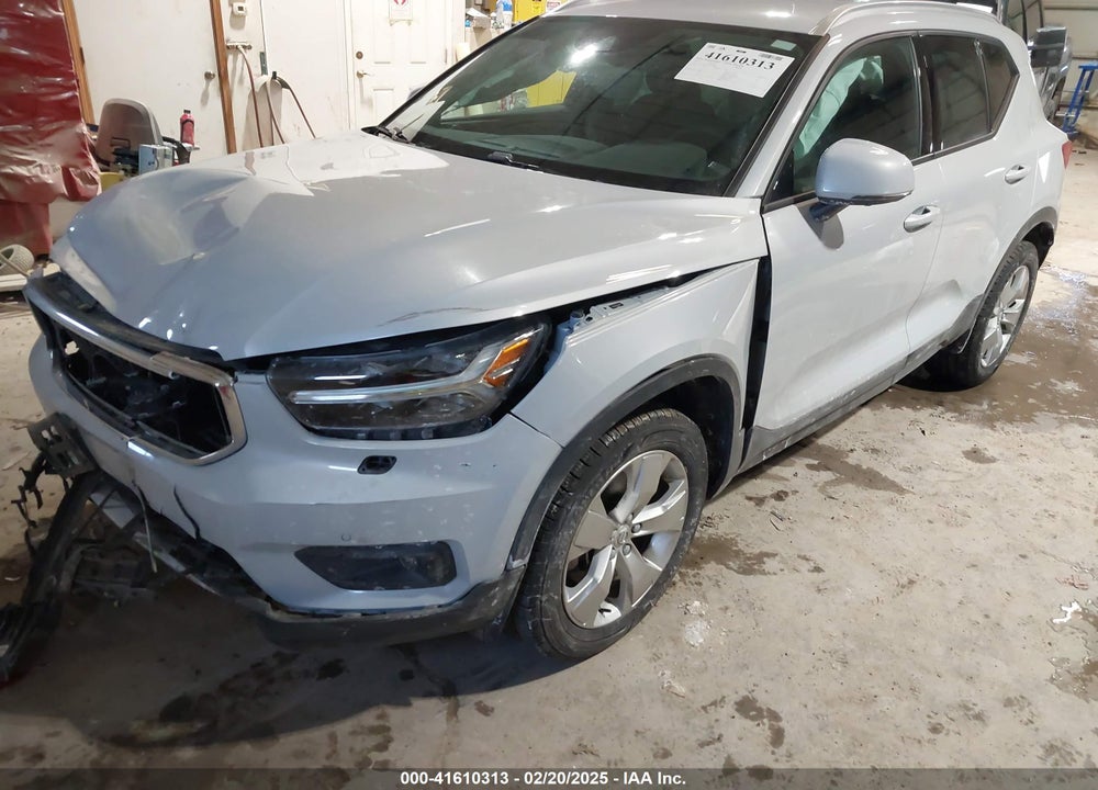 2022 VOLVO XC40 T5 MOMENTUM VIN: YV4162UK7N2759893