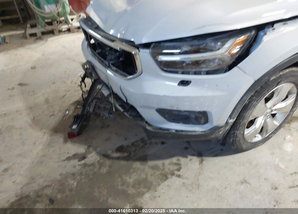 2022 VOLVO XC40 T5 MOMENTUM VIN: YV4162UK7N2759893