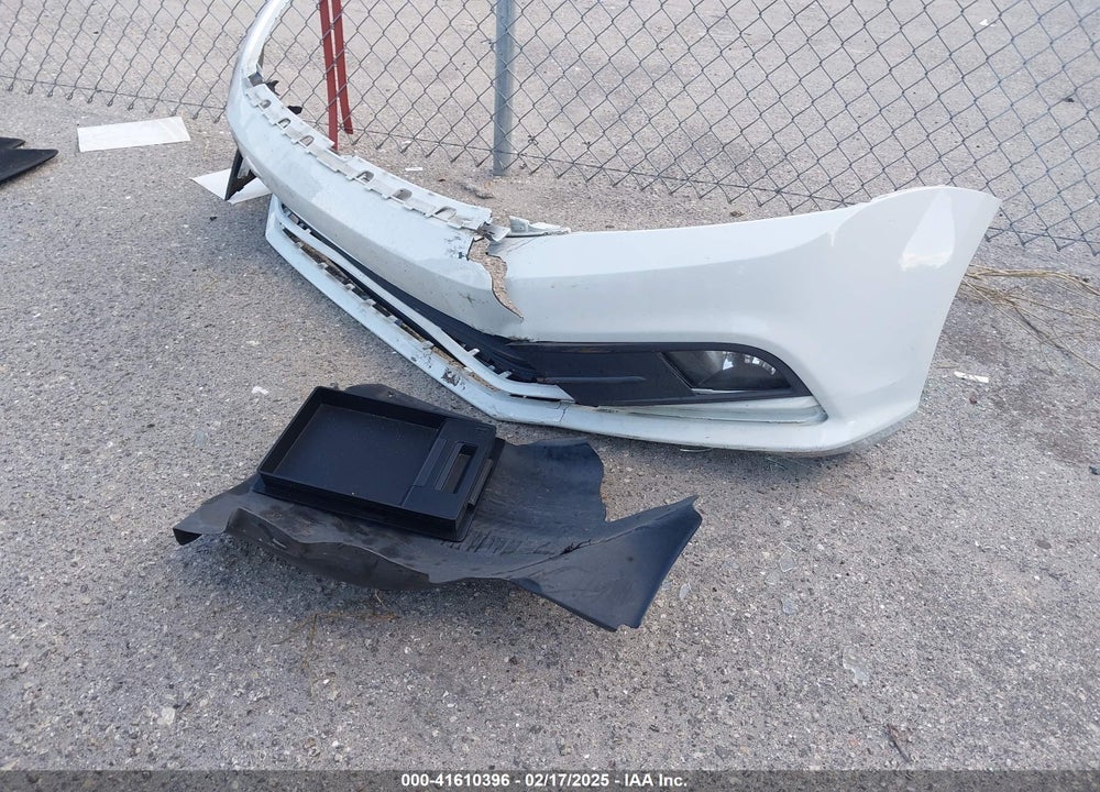 2016 VOLKSWAGEN JETTA VIN: 3VWD17AJ2GM237561