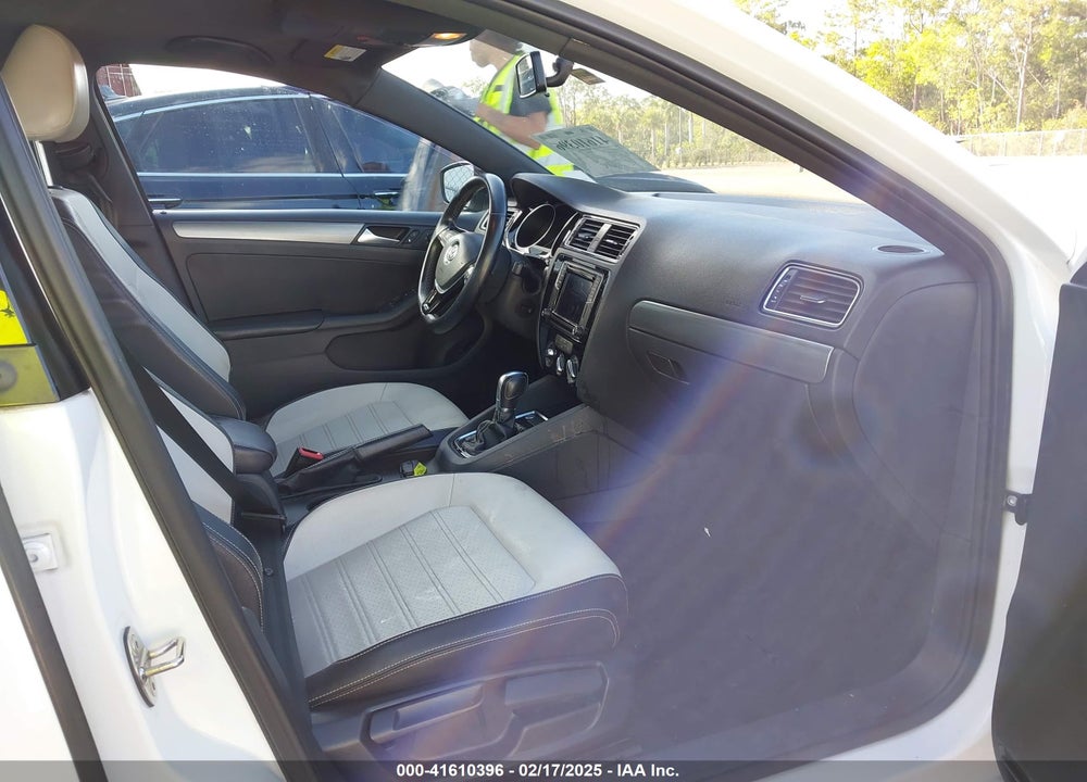 2016 VOLKSWAGEN JETTA VIN: 3VWD17AJ2GM237561