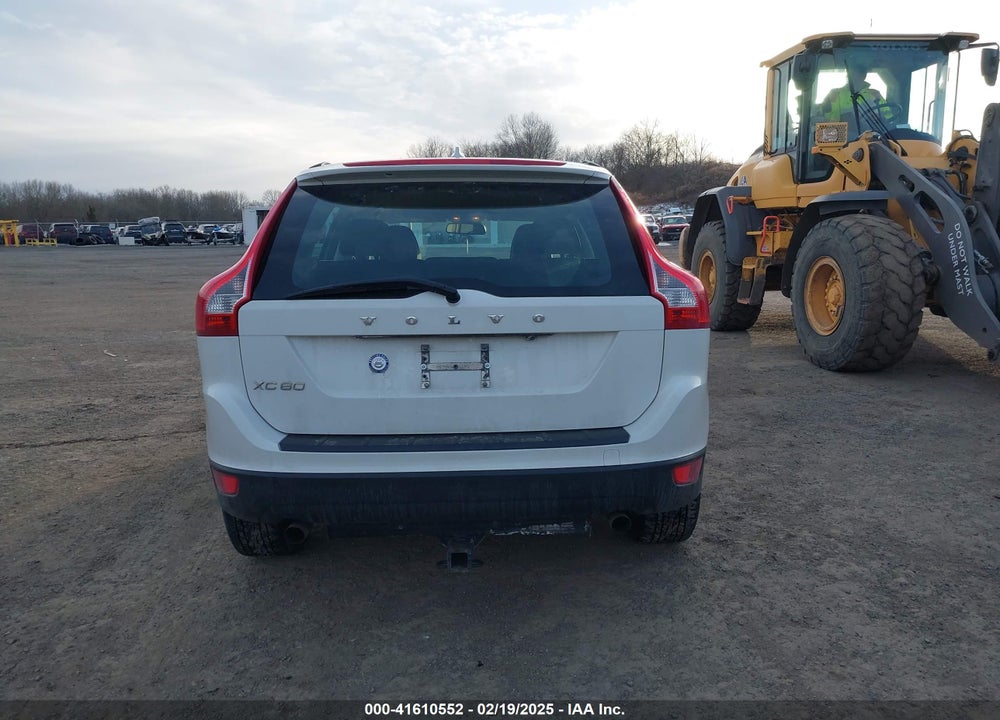 2011 VOLVO XC60 3.2 VIN: YV4940DL9B2209239