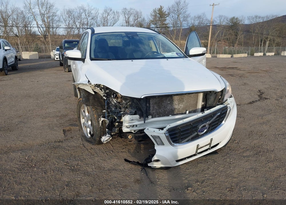 2011 VOLVO XC60 3.2 VIN: YV4940DL9B2209239