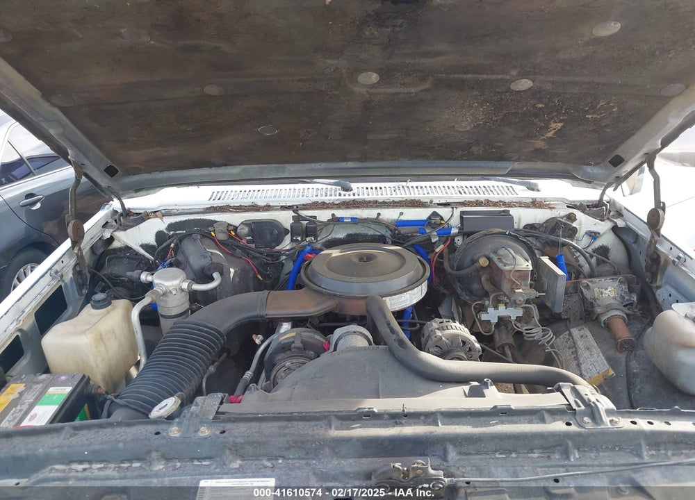 1990 GMC SUBURBAN V25 CONVENTIONAL VIN: 1GKGV26K9LF514598