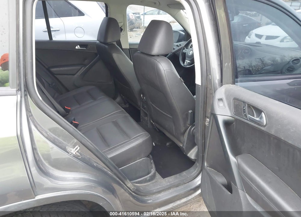 2016 VOLKSWAGEN TIGUAN S VIN: WVGAV7AX1GW513934
