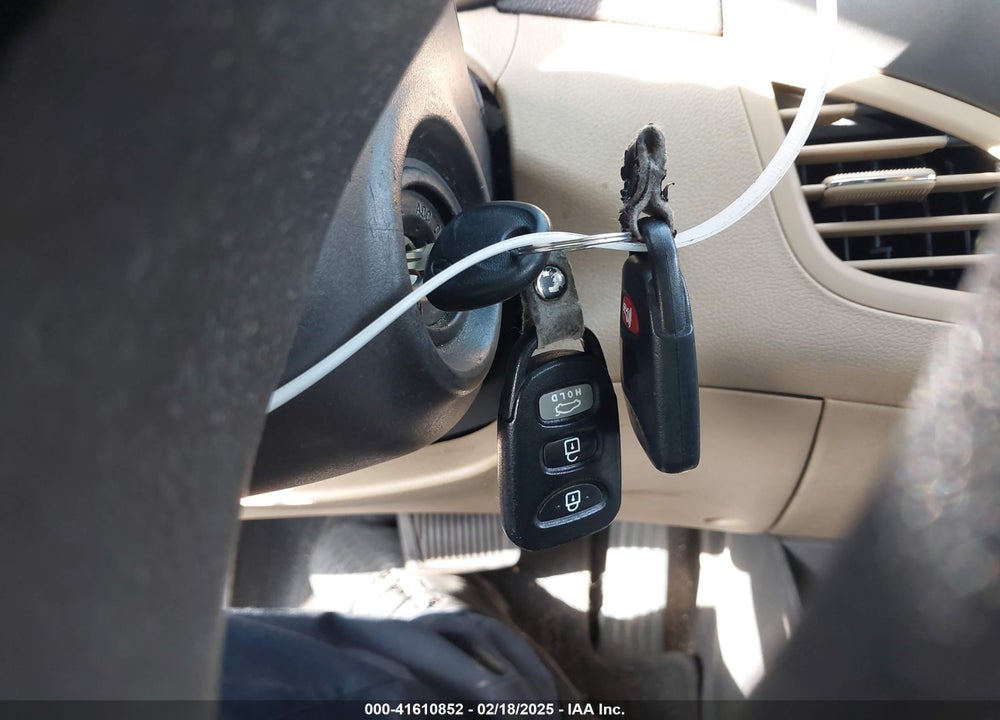 2013 HYUNDAI ELANTRA VIN: 5NPDH4AE3DH403894