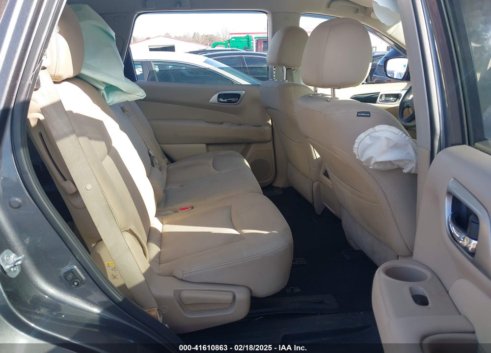 2017 NISSAN PATHFINDER VIN: 5N1DR2MN2HC633243