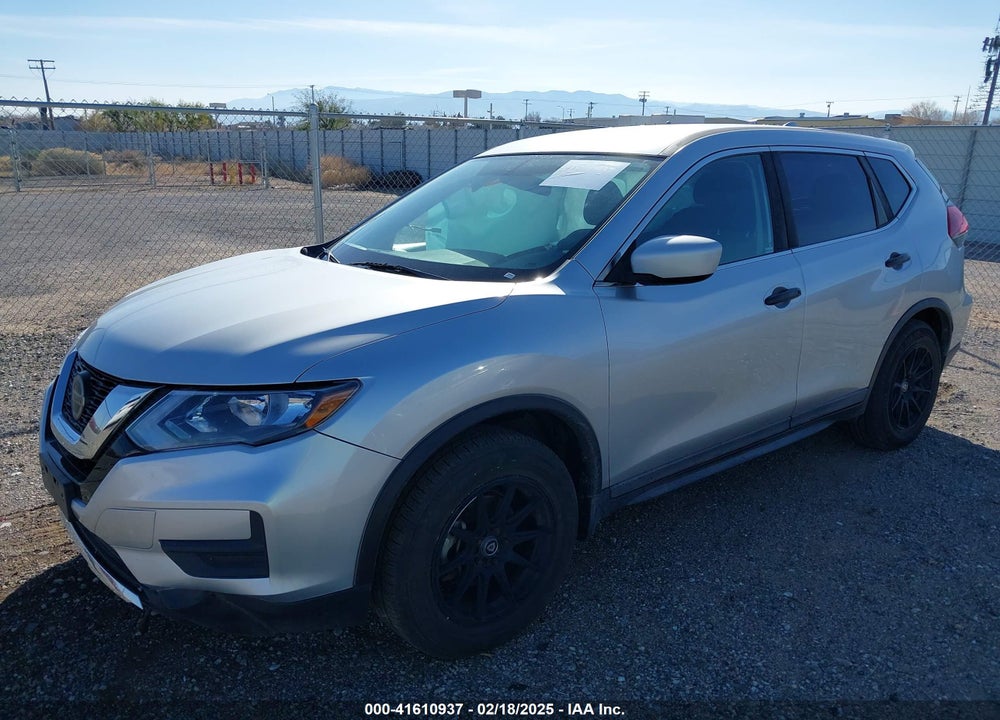 2018 NISSAN ROGUE S VIN: KNMAT2MT3JP561099