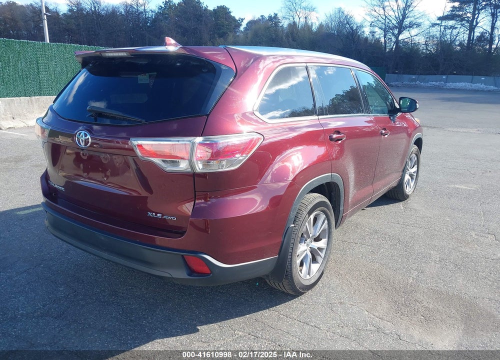 2015 TOYOTA HIGHLANDER XLE V6 VIN: 5TDJKRFH8FS168409