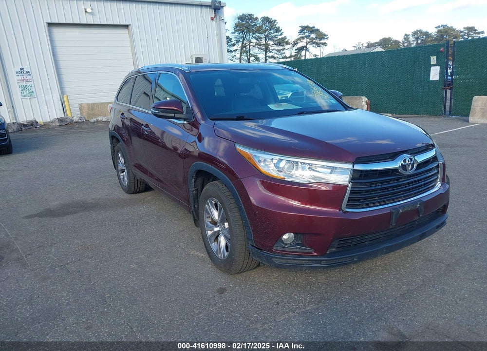 2015 TOYOTA HIGHLANDER XLE V6 VIN: 5TDJKRFH8FS168409